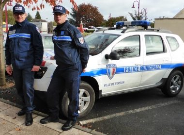 Les policiers municipaux et les gardes champêtres sont-ils compétents pour verbaliser les nouvelles infractions au code pénal créées par le décret n°2022-185 du 15 février 2022 ?