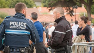 Un policier municipal a t-il le droit de légaliser une signature?